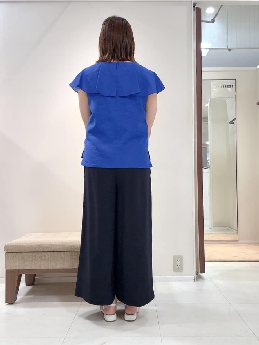 YUIさんの「UNTITLED｜【きれいめ/洗える/フリル】ラッフルシアーブラウス」を使ったコーディネート