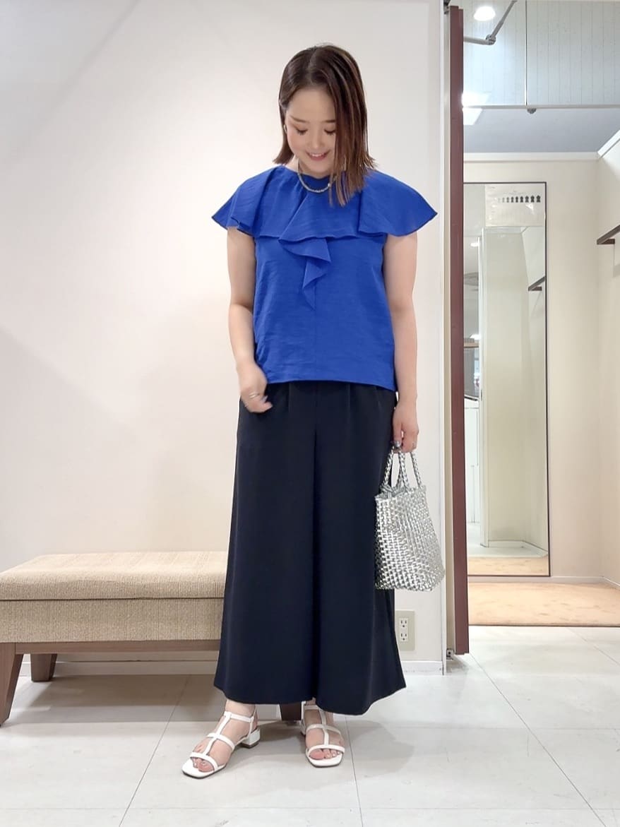 YUIさんの「UNTITLED｜【きれいめ/洗える/フリル】ラッフルシアーブラウス」を使ったコーディネート