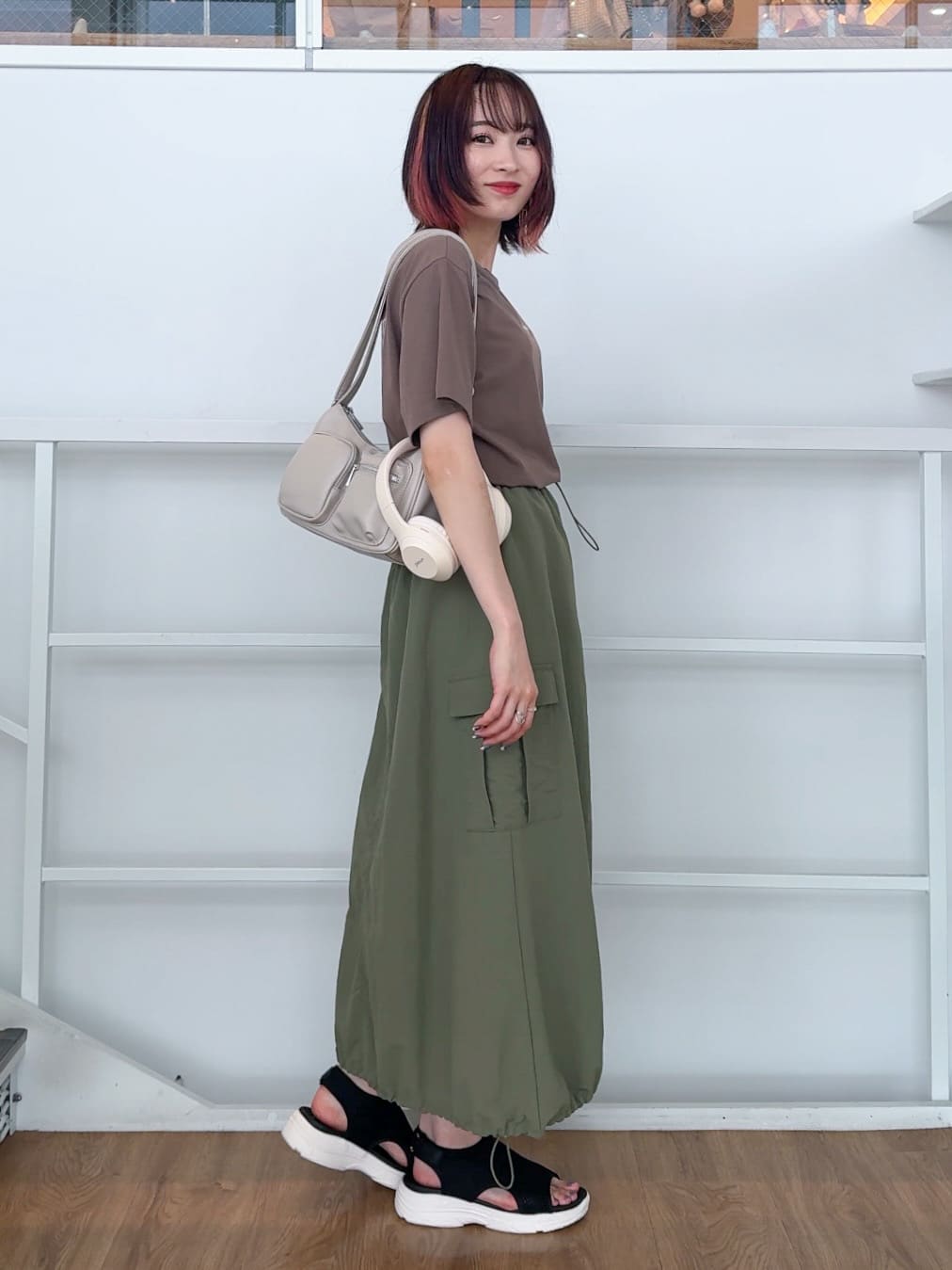 𝐜𝐡𝐢𝐤𝐚さんの「SHOO･LA･RUE｜【PEANUTS】ひんやりTシャツ」を使ったコーディネート