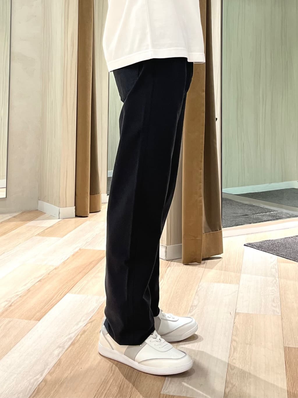 URAさんの「TAKEO KIKUCHI｜【Made in JAPAN】播州織 ストレッチ パンツ」を使ったコーディネート