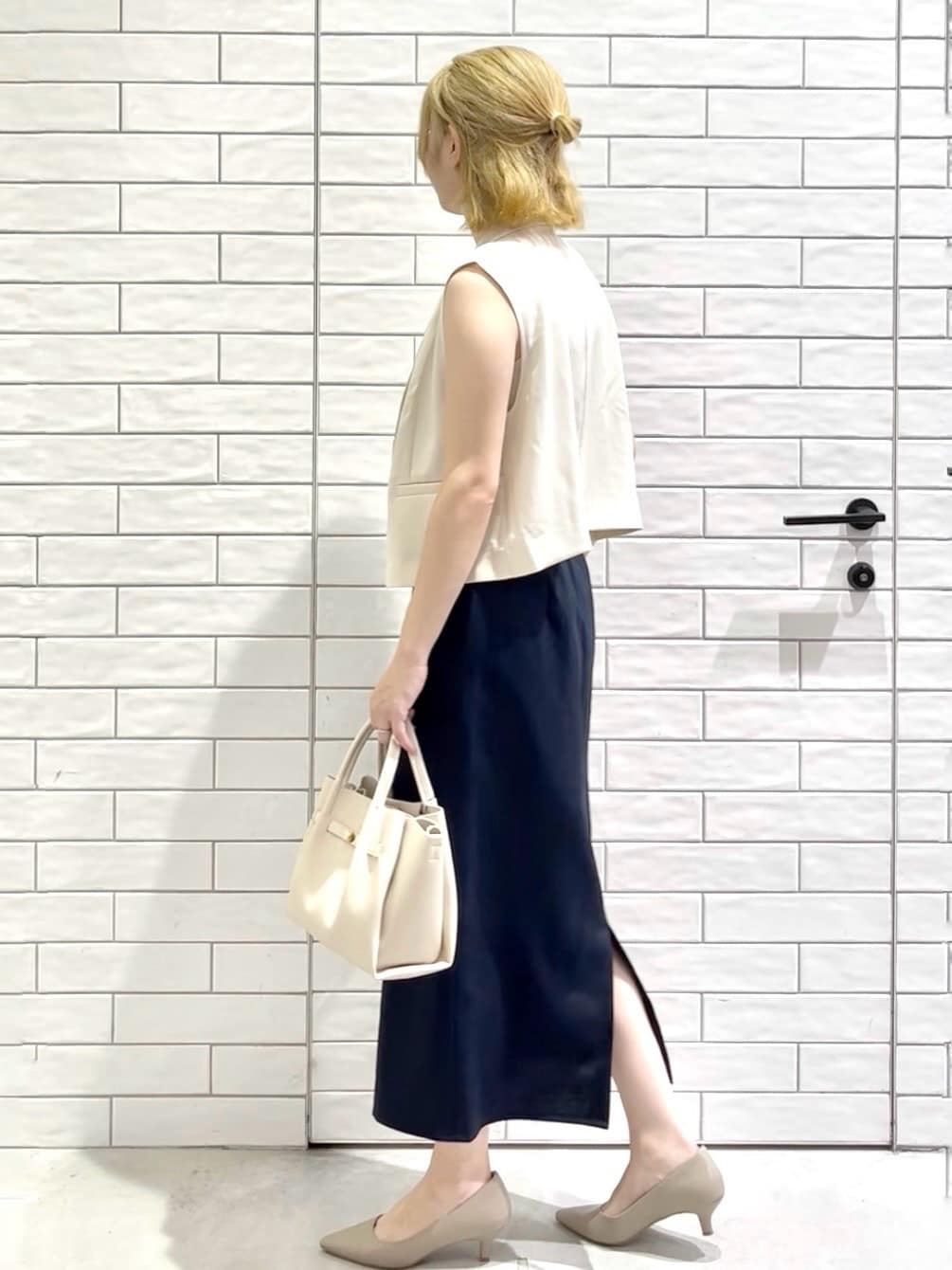 しおりさんの「OPAQUE.CLIP｜ショートテーラードジレ【接触冷感／洗濯機洗い可】」を使ったコーディネート