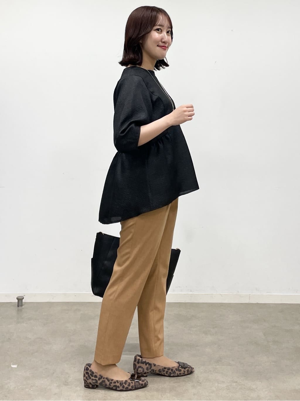 yukariさんの「Reflect｜【すっきり見え！長め丈】ペプラムデザインシアーブラウス」を使ったコーディネート