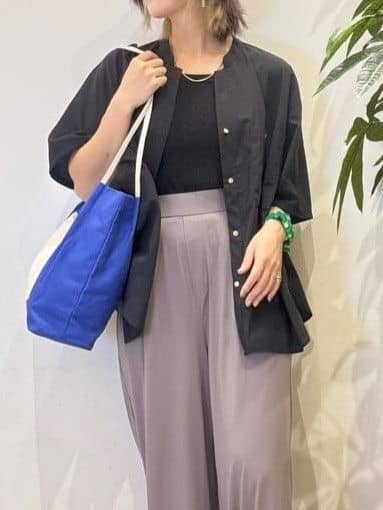 misakiさんの「SHOO･LA･RUE｜【S-LL/ひんやり/UV】リラクシーな穿き心地 エアリーワイドパンツ」を使ったコーディネート