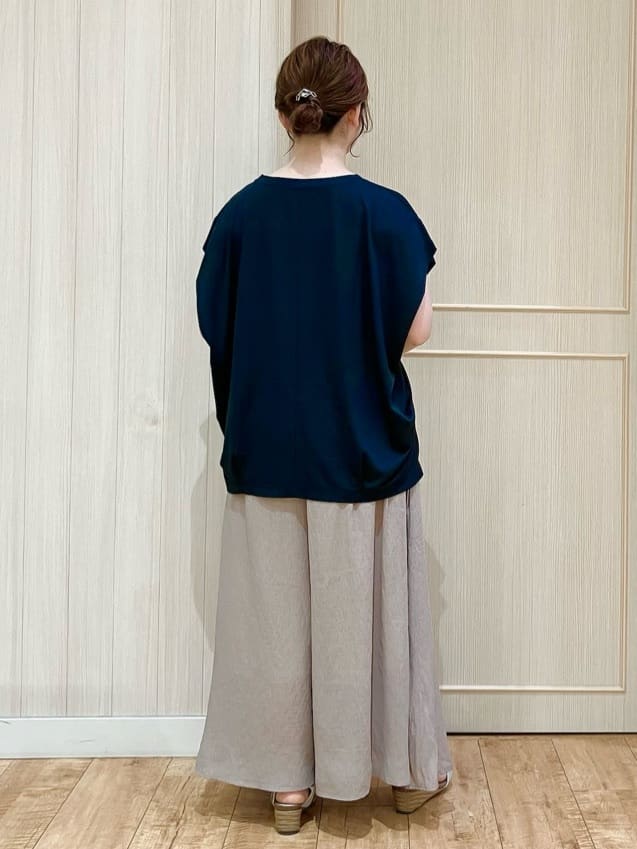 kobaさんの「SHOO･LA･RUE｜【S-LL/ひんやり/UV】二の腕をきれいにカバー ショルダータックトップス」を使ったコーディネート