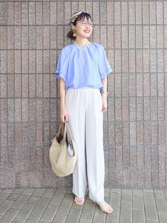 MUTSUKOさんの「UNTITLED｜【接触冷感/UVカット/ウエストゴム】センタープレスツイルパンツ」を使ったコーディネート