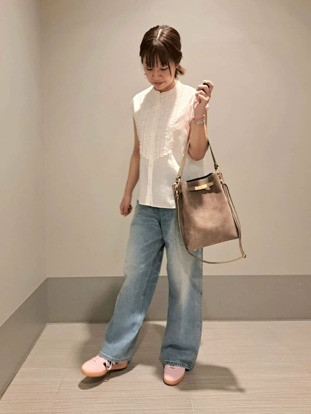 Takahashiさんの「DRESSTERIOR｜ヴィンテージ加工ワイドデニムパンツ」を使ったコーディネート