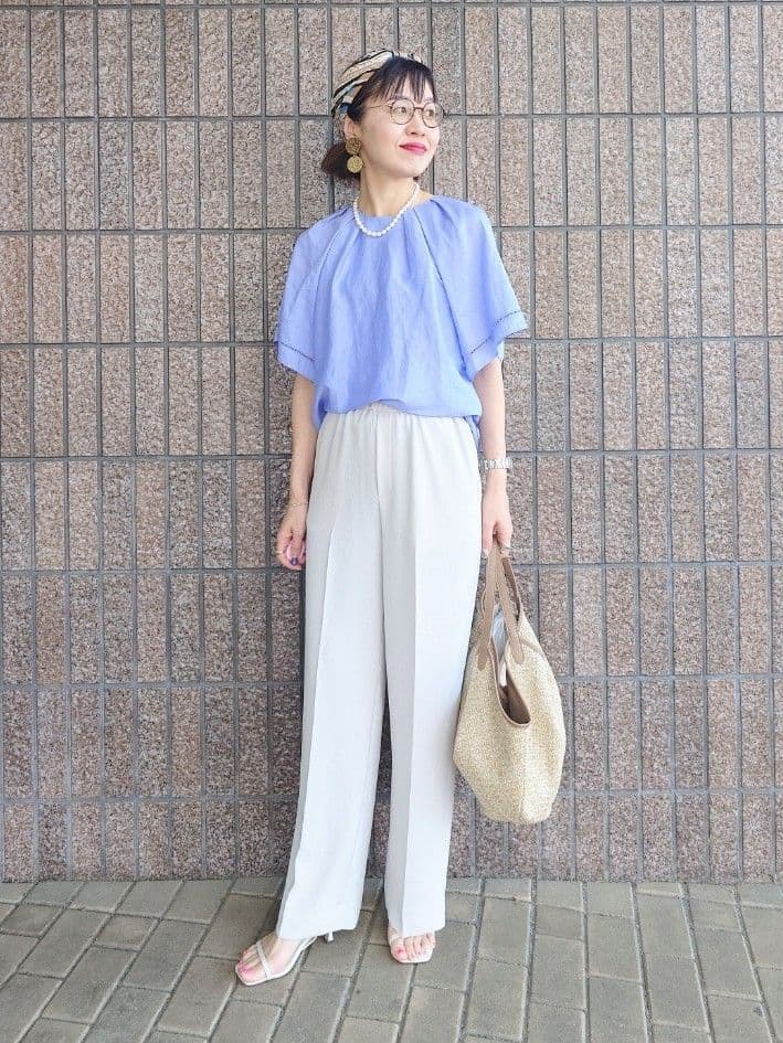 MUTSUKOさんの「UNTITLED｜【接触冷感/UVカット/ウエストゴム】センタープレスツイルパンツ」を使ったコーディネート