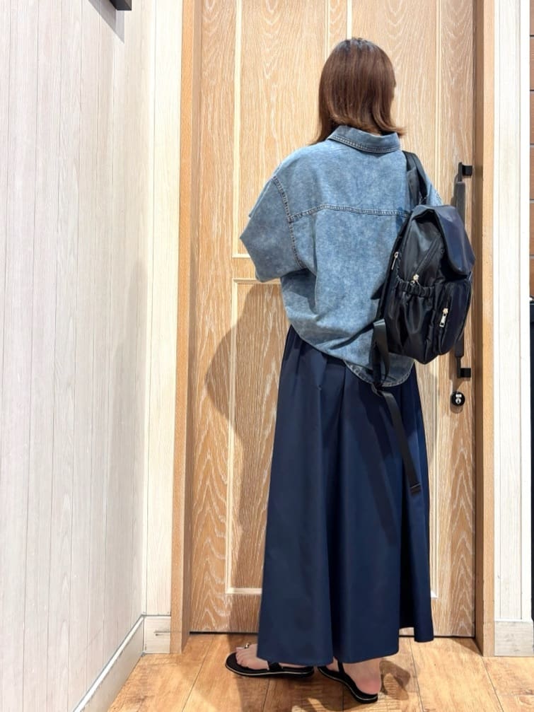 meiさんの「SHOO･LA･RUE｜【洗える/S-LL/撥水】タックギャザー フレアスカート」を使ったコーディネート