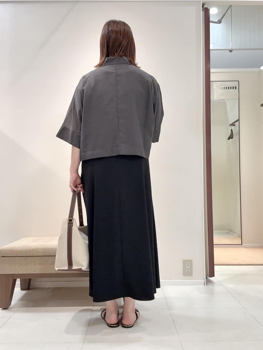 YUIさんの「UNTITLED｜【前開き/洗える】ショート丈シアーシャツ」を使ったコーディネート