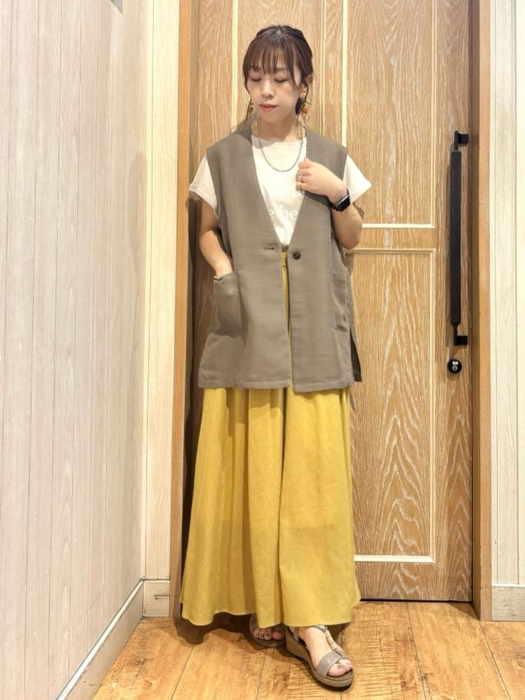 meiさんの「SHOO･LA･RUE｜【S-LL】夏のレイヤードコーデに さらりと着られるメッシュジレ」を使ったコーディネート