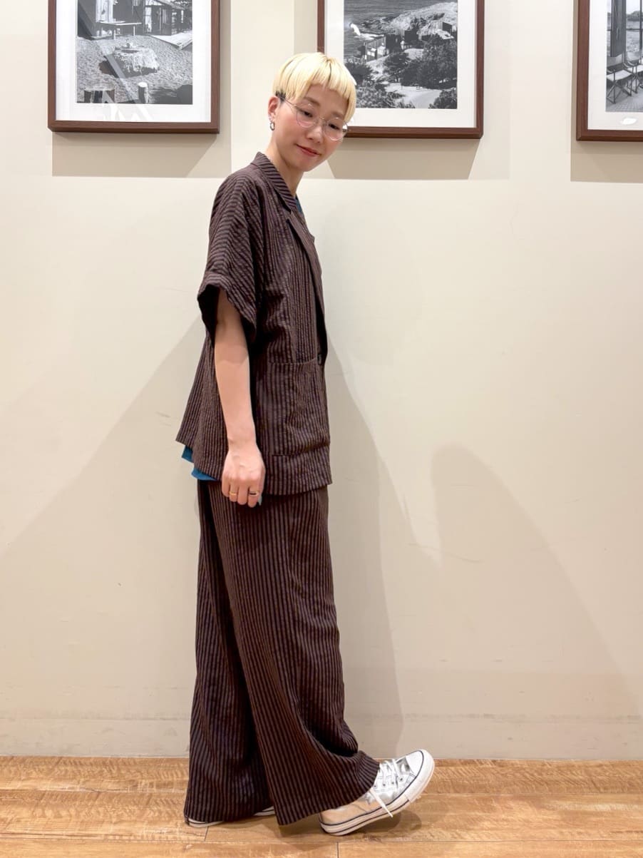 Ayumiさんの「SHOO･LA･RUE｜【洗える/プチプラ】大人の抜け感をプラスする バンドカラーシャツ」を使ったコーディネート