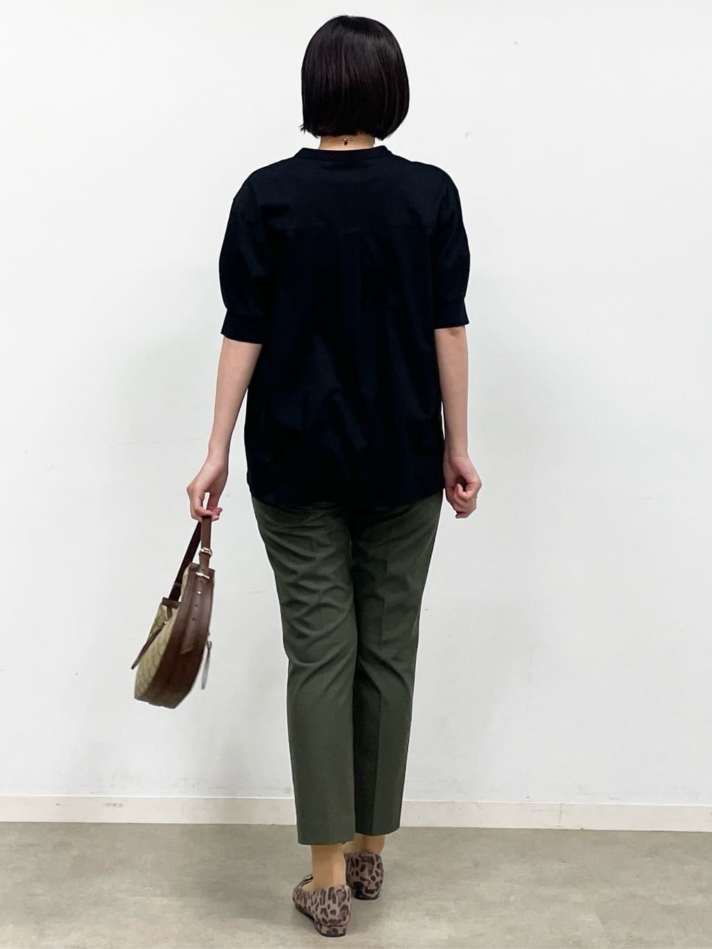 あやたかさんの「Reflect｜【すっきり見え！長め丈／マシンウォッシュ可】スキッパーネックジャージトップス」を使ったコーディネート