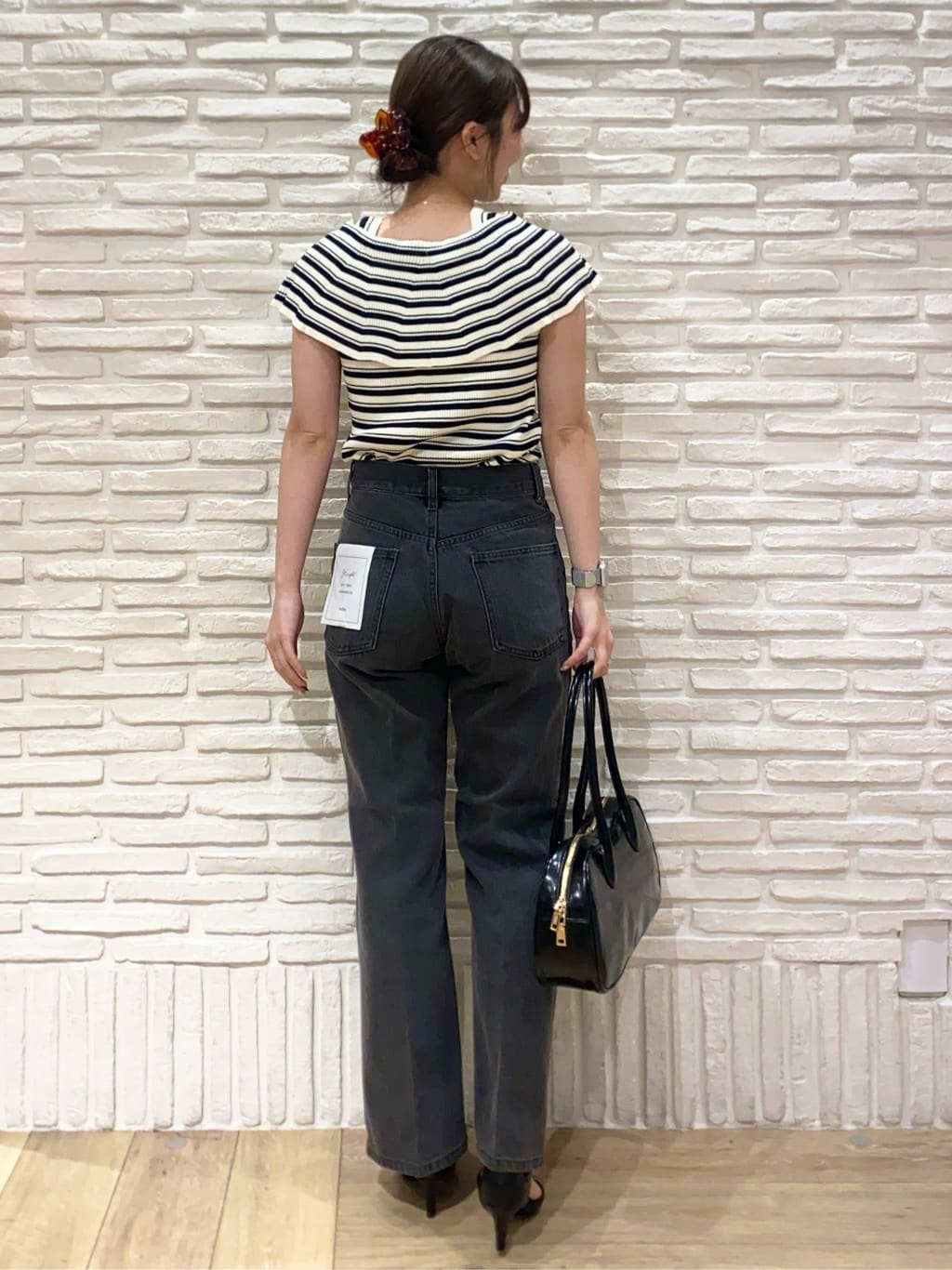 KARENさんの「index｜前後2wayオフショルビッグカラーニット【洗濯機洗い可／抗ピル】」を使ったコーディネート