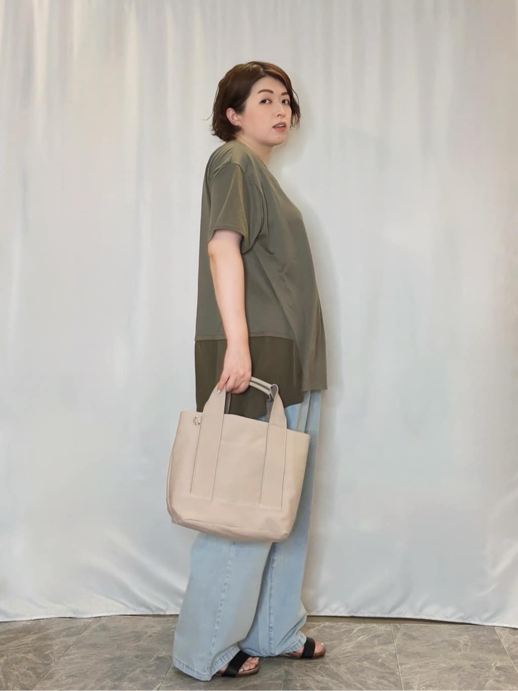 たみさんの「SHOO･LA･RUE｜【S-LL/UV/吸水速乾】きれいに体型カバー Aライン チュニックワンピース」を使ったコーディネート