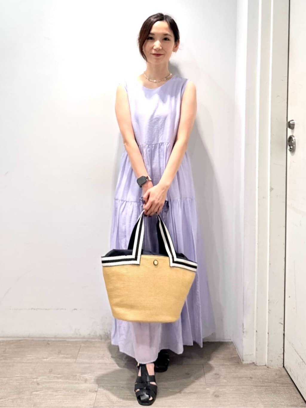yuicciさんの「OPAQUE.CLIP｜麻混シアーギャザーティアードワンピース【洗濯機洗い可】」を使ったコーディネート