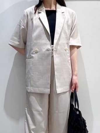 haruさんの「grove｜軽やかに羽織れて、きちんと見え ハーフスリーブテーラードジャケット」を使ったコーディネート