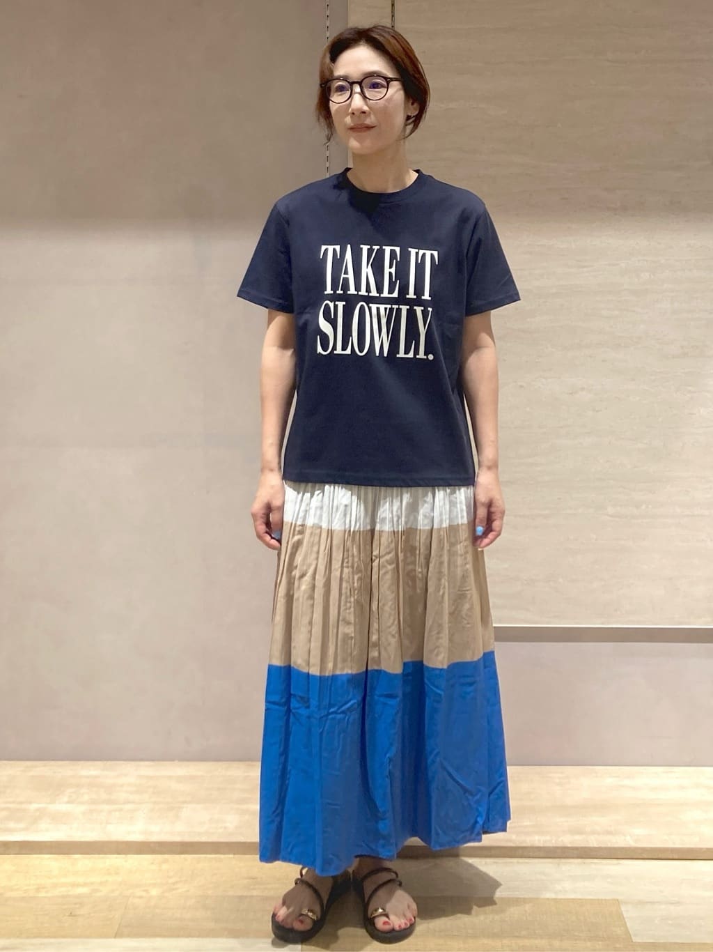 たけねぇさんの「OPAQUE.CLIP｜ロゴプリントTシャツ【洗濯機洗い可】」を使ったコーディネート