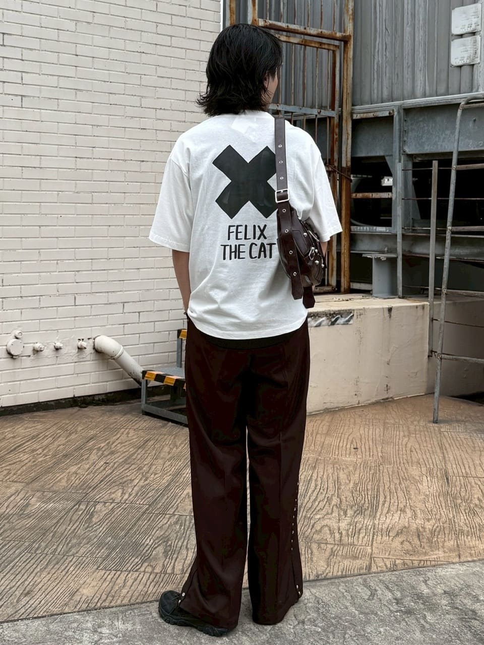 yumaさんの「tk.TAKEO KIKUCHI｜【FANCYシリーズ】スタッズクレセントショルダーバッグ」を使ったコーディネート