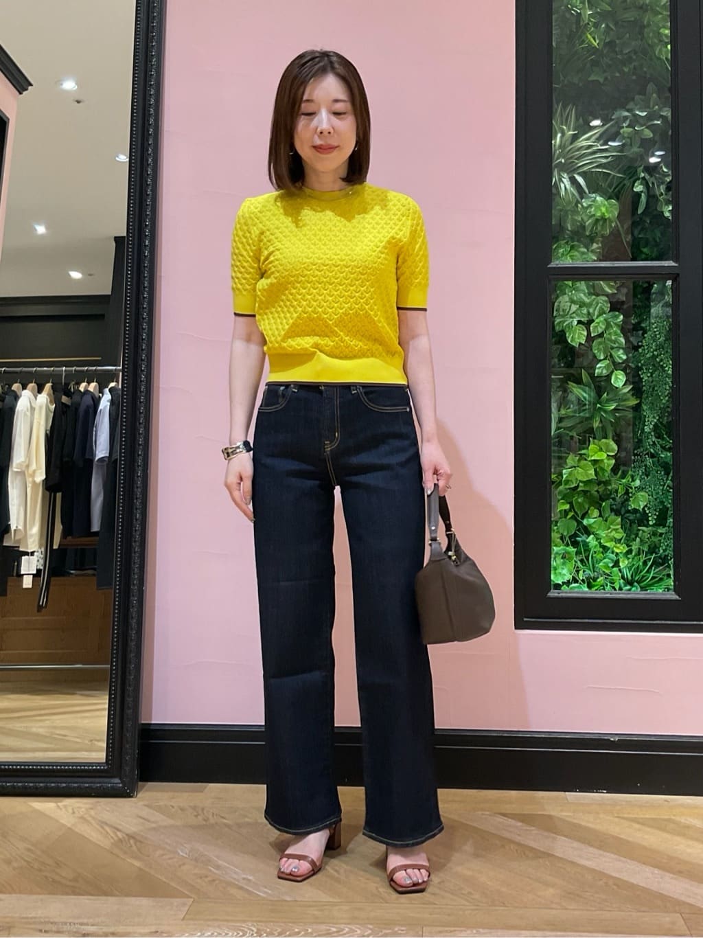 maruさんの「DRESSTERIOR｜【6色展開/オンオフ】レース編みハーフスリーブニット」を使ったコーディネート
