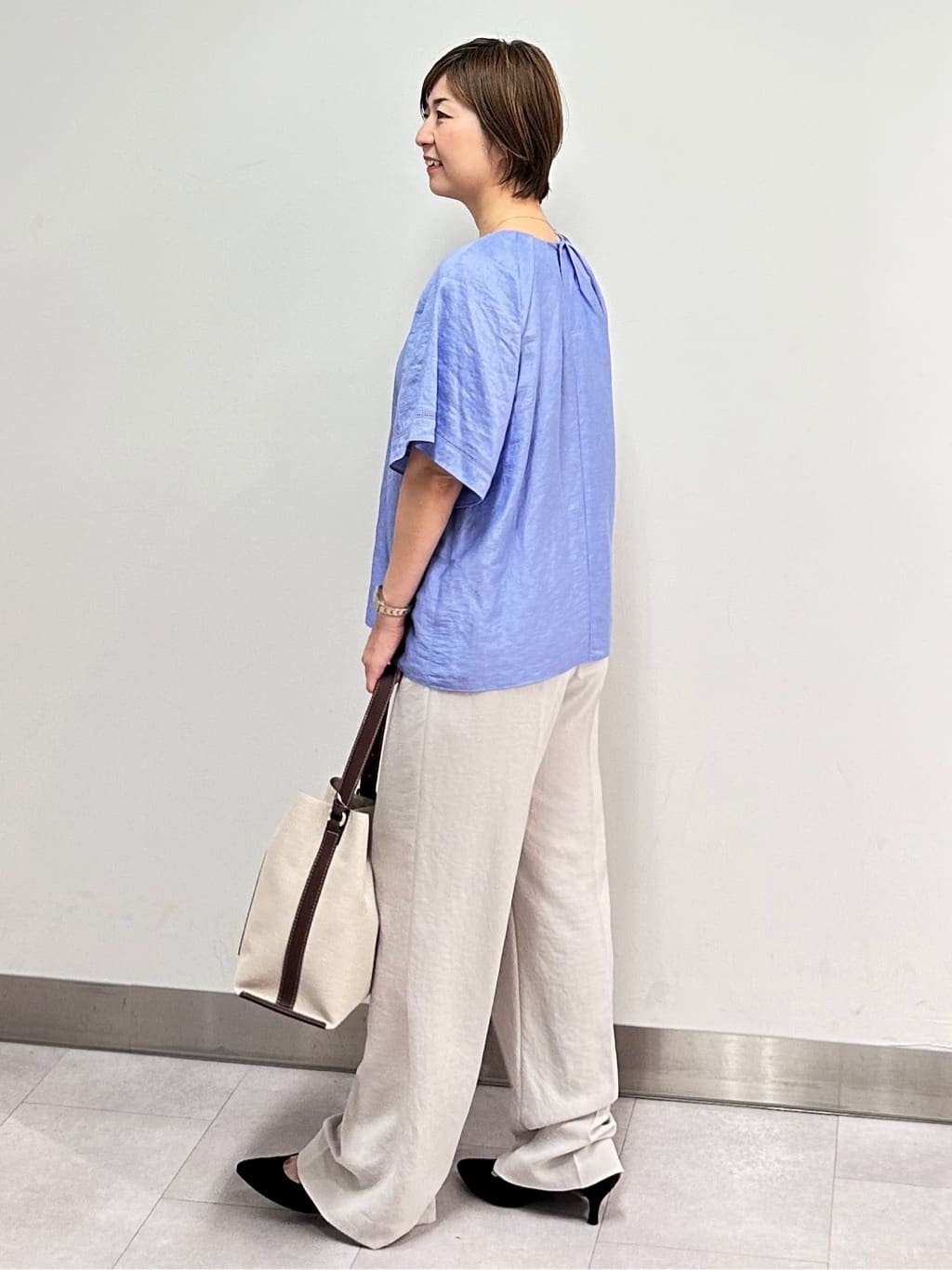 みなこさんの「UNTITLED｜【接触冷感/UVカット/ウエストゴム】センタープレスツイルパンツ」を使ったコーディネート