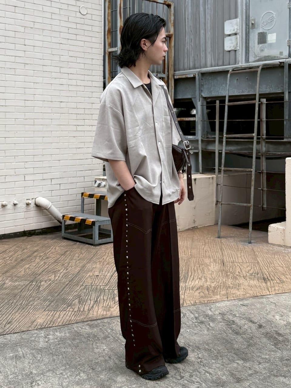yumaさんの「tk.TAKEO KIKUCHI｜【FANCYシリーズ】スタッズクレセントショルダーバッグ」を使ったコーディネート