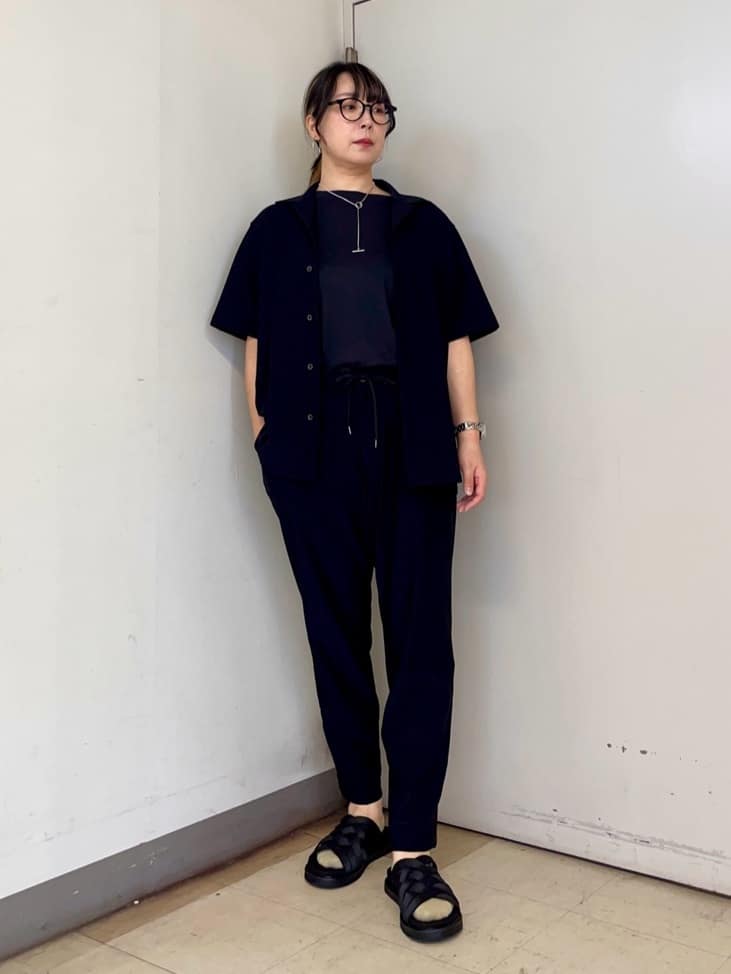 iwさんの「TAKEO KIKUCHI｜【COOL CITY WEAR】エアートール オープンカラーシャツ /接触冷感・通気性」を使ったコーディネート