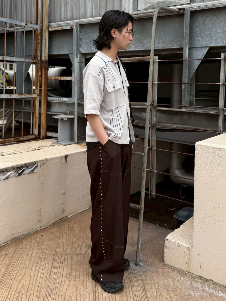 yumaさんの「tk.TAKEO KIKUCHI｜【FANCYシリーズ】スタッズクレセントショルダーバッグ」を使ったコーディネート