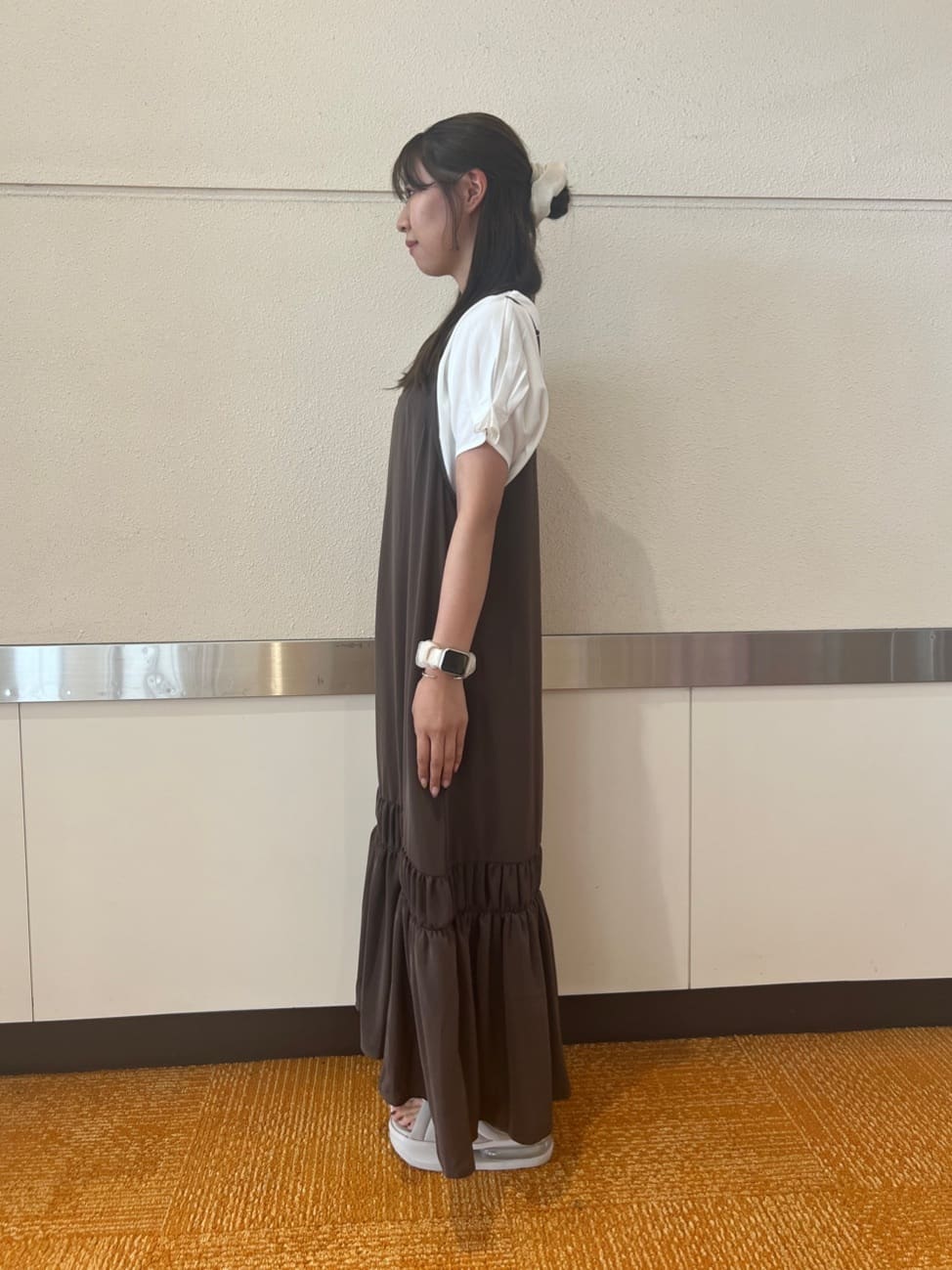 しいなさんの「SHOO･LA･RUE｜【S-LL/UV/プチプラ】お袖タックで好印象 デザインTシャツ」を使ったコーディネート