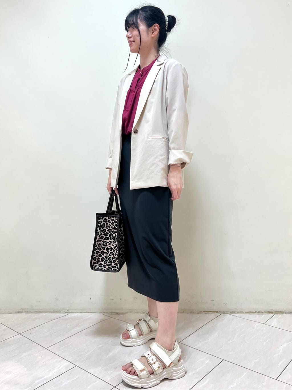 yanaさんの「Reflect｜【選べる5色◎／マシンウォッシュ可】シャーリングデザインブラウス」を使ったコーディネート