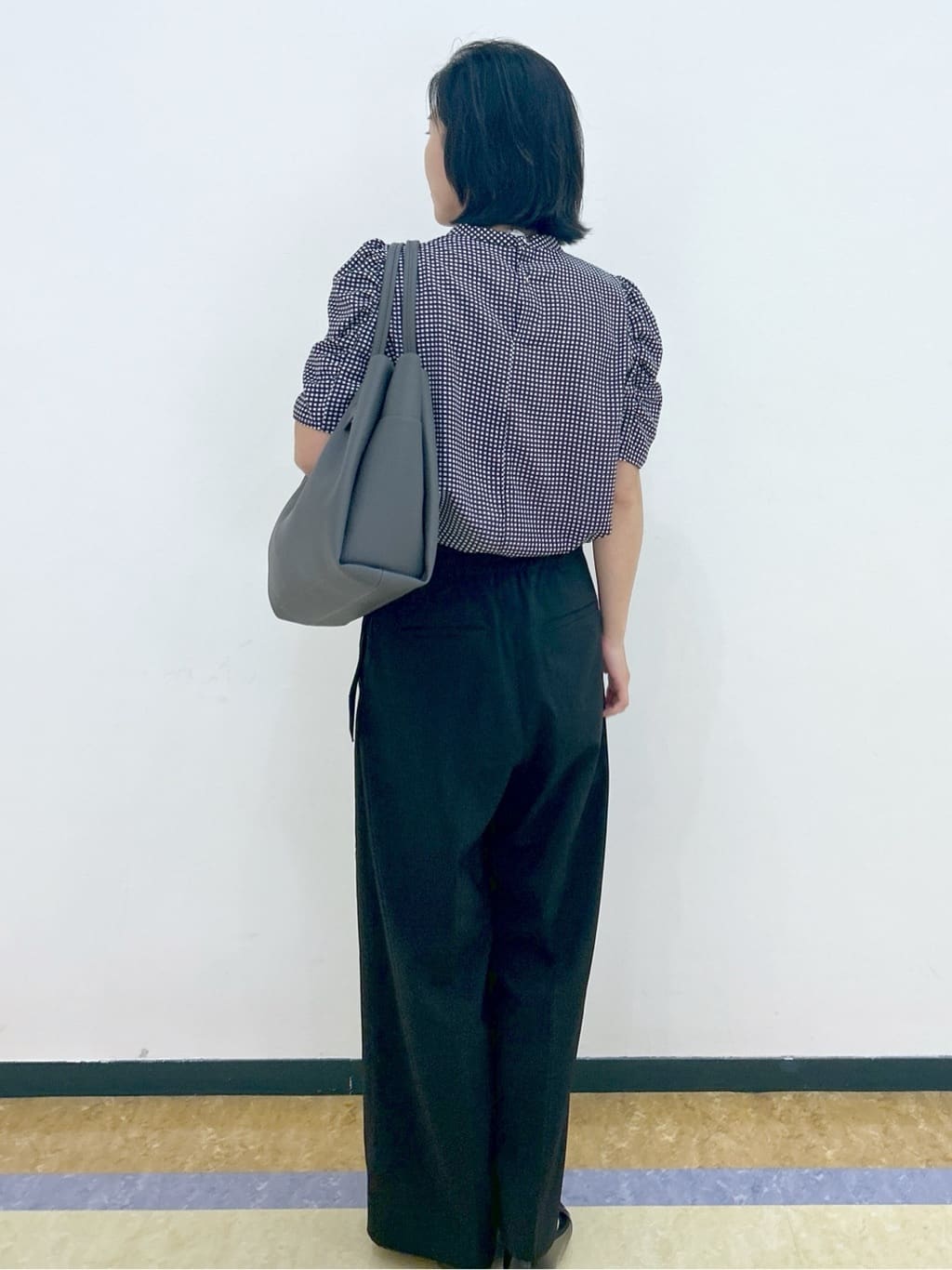 su.さんの「index｜柄プリントピンタックブラウス【洗濯機洗い可／イージーアイロン／防シワ】」を使ったコーディネート