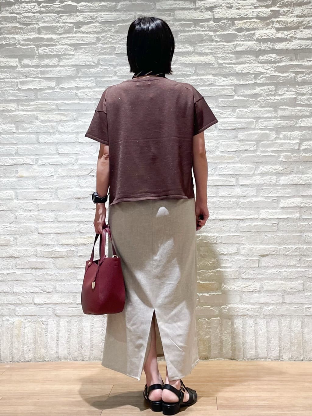 シゲリさんの「OPAQUE.CLIP｜スパンコールサマーニット【洗濯機洗い可／抗ピル】」を使ったコーディネート