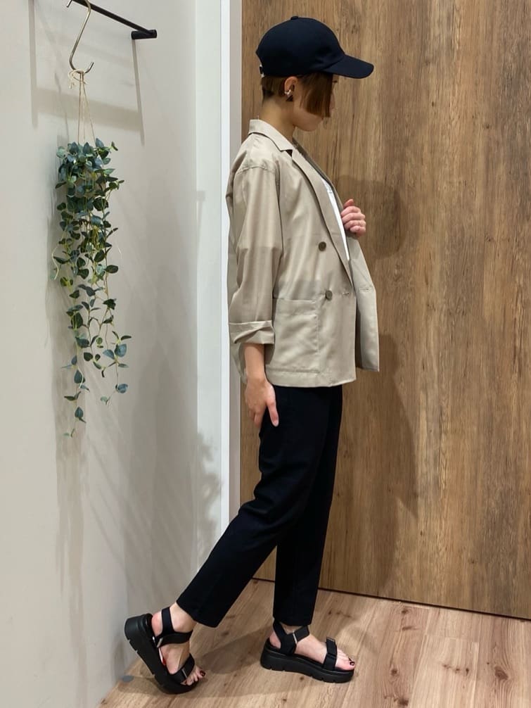 まなしぃさんの「grove｜【冷感】サマーハイパーストレッチテーパードパンツ」を使ったコーディネート