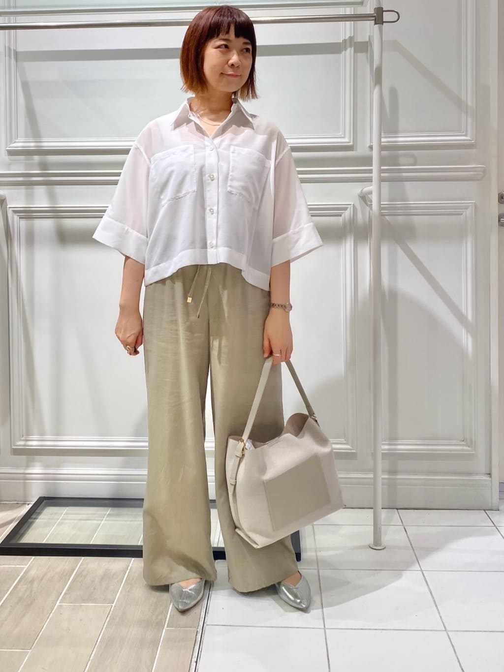 AKKOさんの「UNTITLED｜【前開き/洗える】ショート丈シアーシャツ」を使ったコーディネート