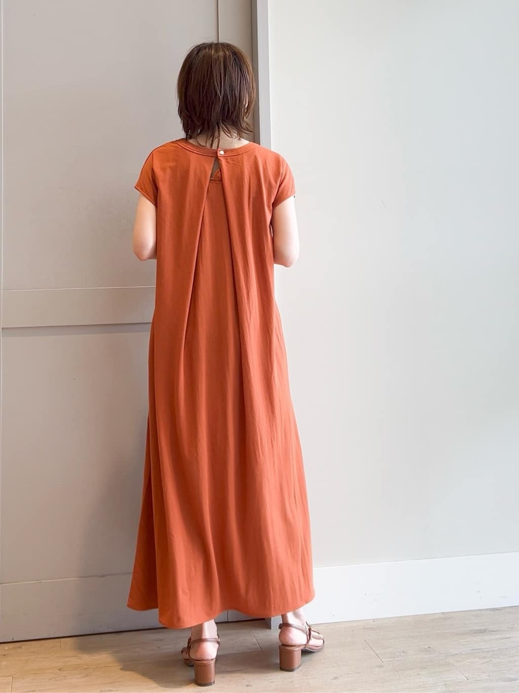yamakoさんの「grove｜ラウンドメタルバングル」を使ったコーディネート