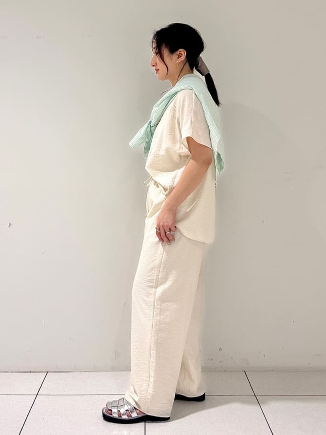 そんさんの「INDIVI｜【洗える／UVケア／SETUP可能】ドロストワイドパンツ」を使ったコーディネート