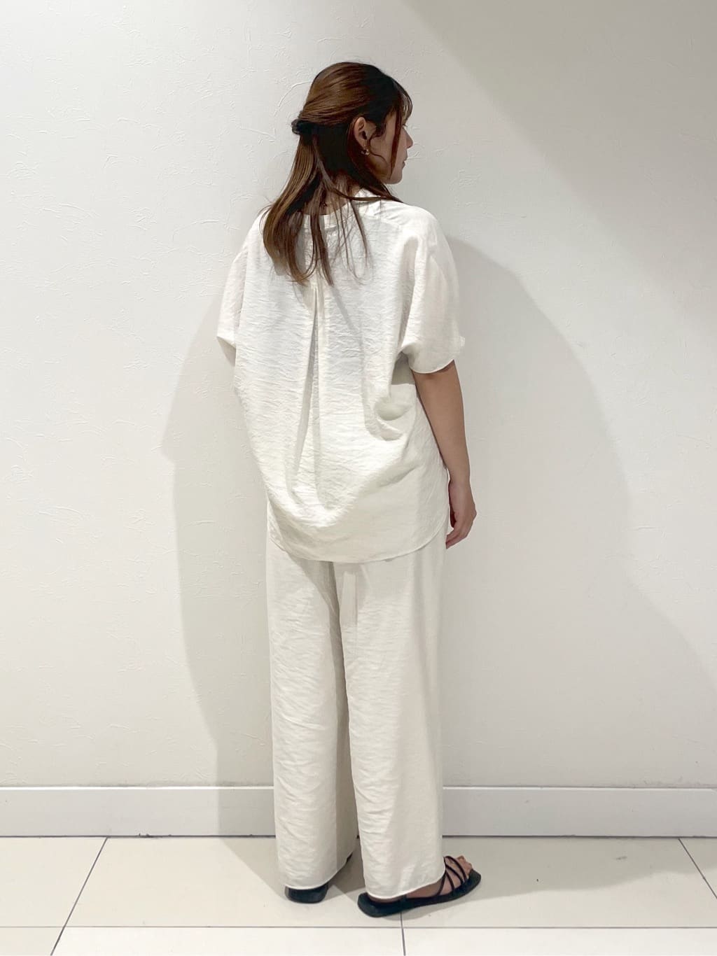 YUUKIさんの「INDIVI｜◆【洗える／UVケア／SETUP可能】スキッパードルマンブラウス」を使ったコーディネート