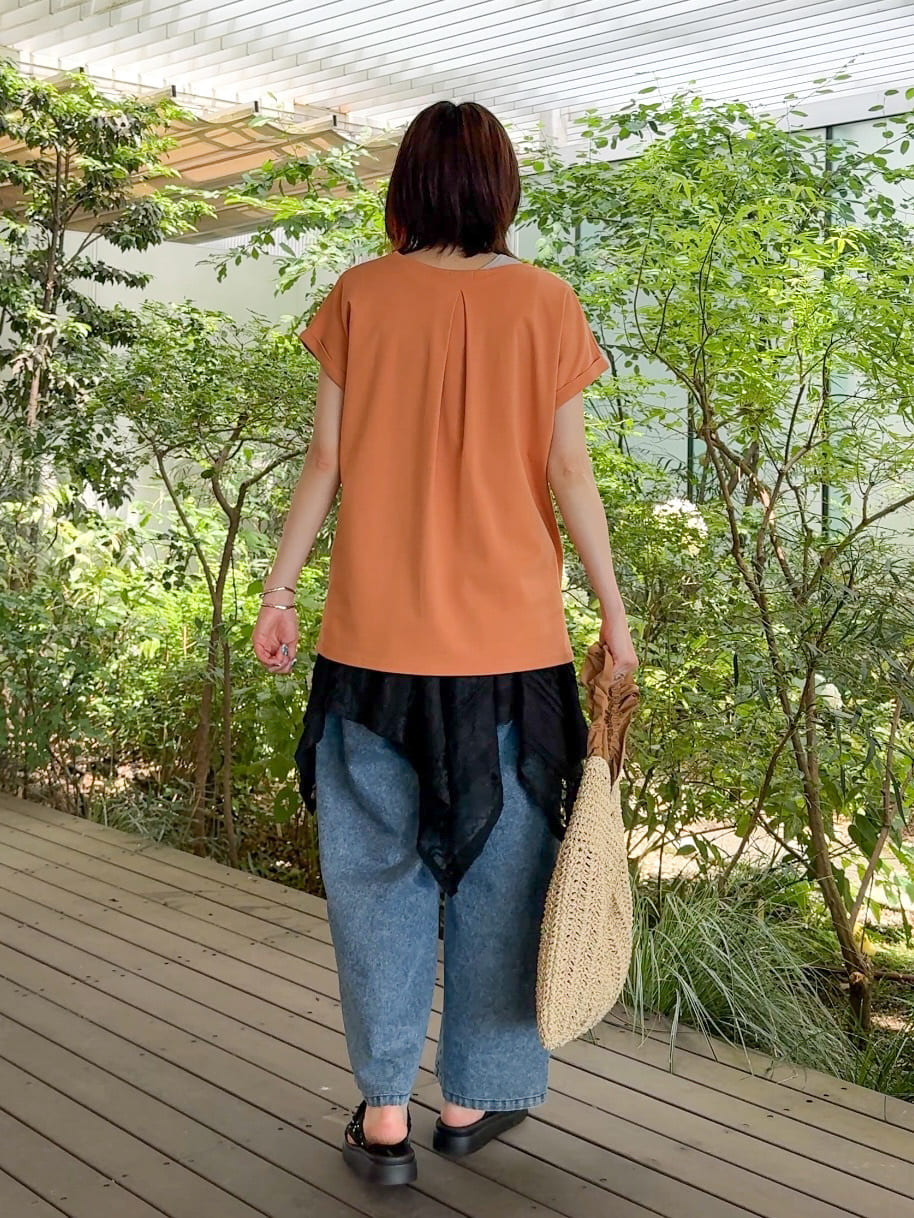 𝐜𝐡𝐢𝐤𝐚さんの「SHOO･LA･RUE｜【2WAY】スカートにもなる イレヘム レースビスチェ」を使ったコーディネート