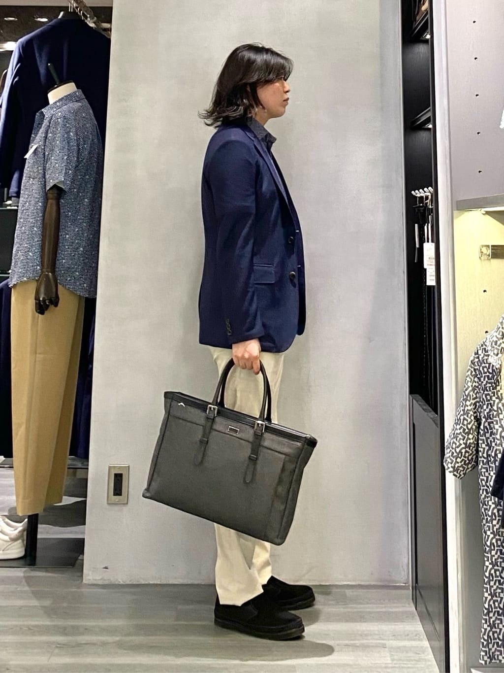 nishiさんの「TAKEO KIKUCHI｜◆ヘアラインスリム 横型トートバッグ」を使ったコーディネート
