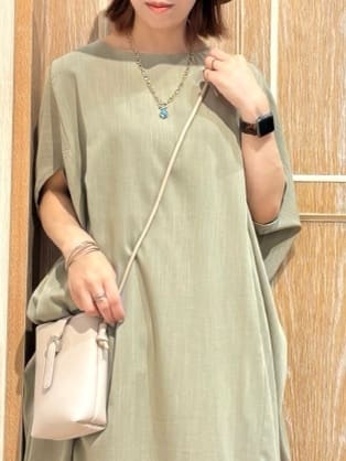 meiさんの「SHOO･LA･RUE｜【S-LL】楽にサマ見え コクーンシルエットの涼やかワンピース」を使ったコーディネート
