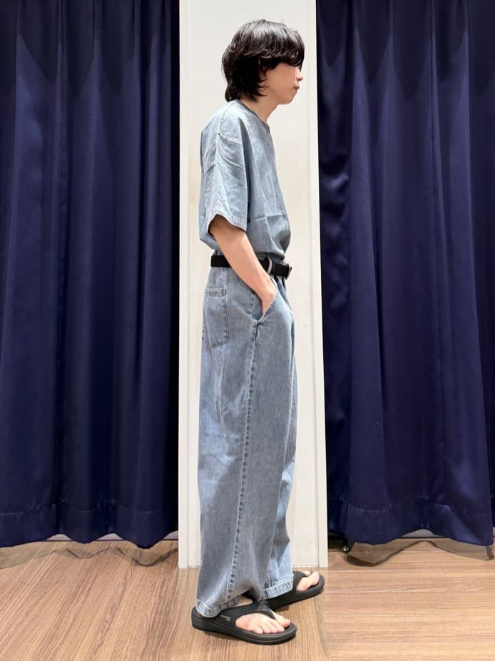 Tightさんの「THE SHOP TK｜ライトデニム半袖Tシャツ【洗濯機OK】」を使ったコーディネート