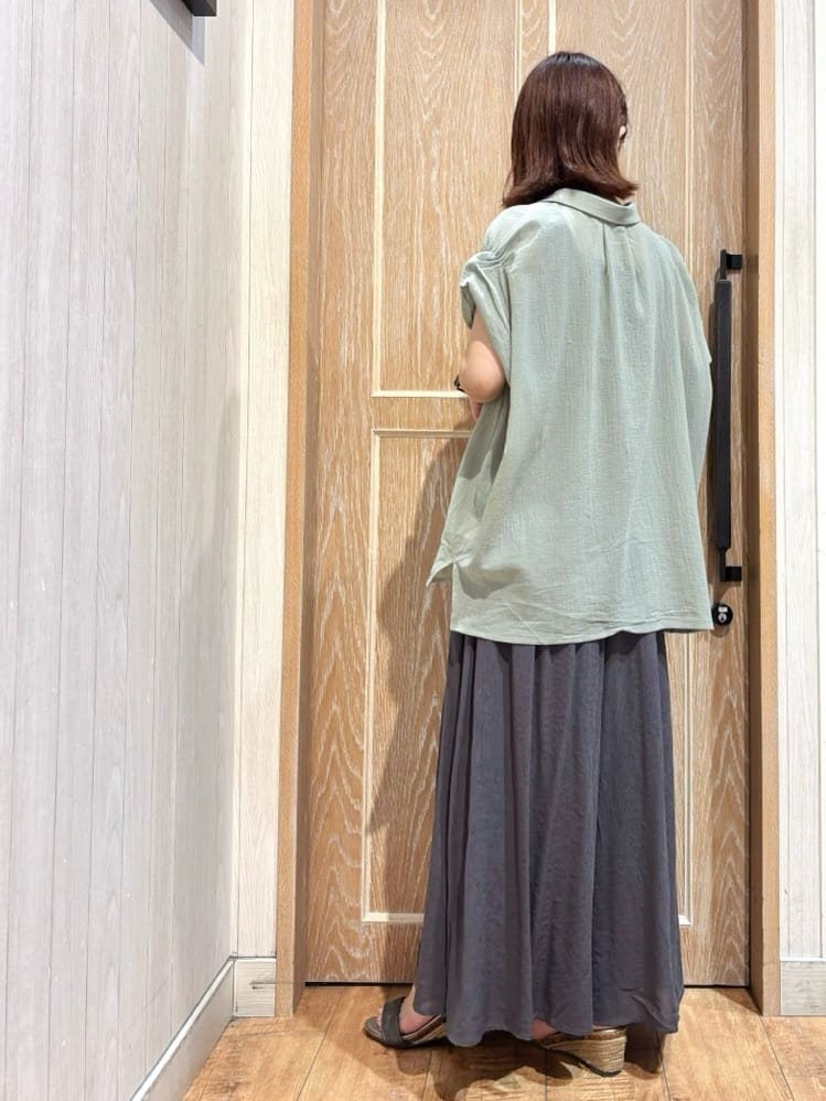 meiさんの「SHOO･LA･RUE｜【S-LL】さらシャリコットン 上品なシアー感のデザインシャツ」を使ったコーディネート