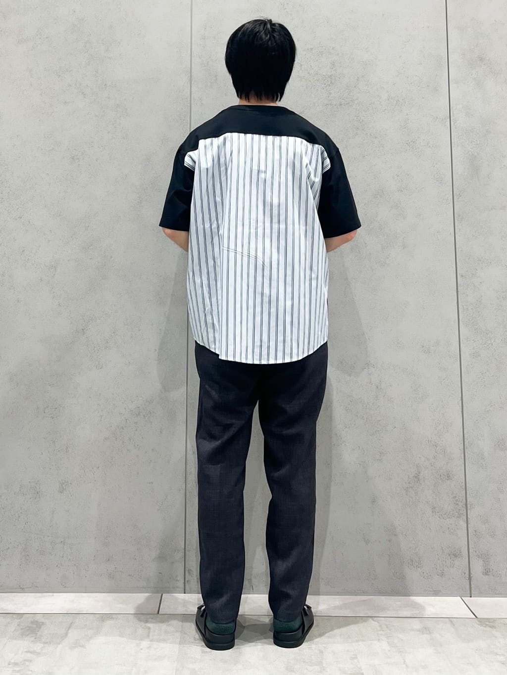 SHI-MAさんの「THE SHOP TK｜エシカルブロード切替Tシャツ 洗濯機OK」を使ったコーディネート