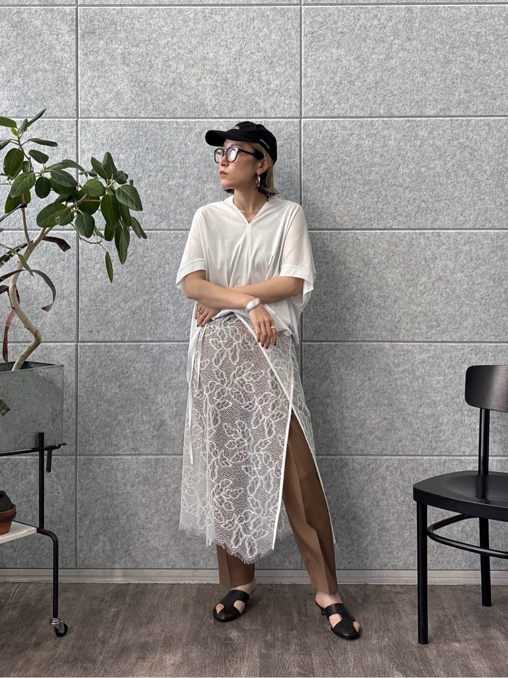 kotakiさんの「INDIVI｜【接触冷感／セットアップ対応】イージーテーパードパンツ【通勤・セレモニー】」を使ったコーディネート