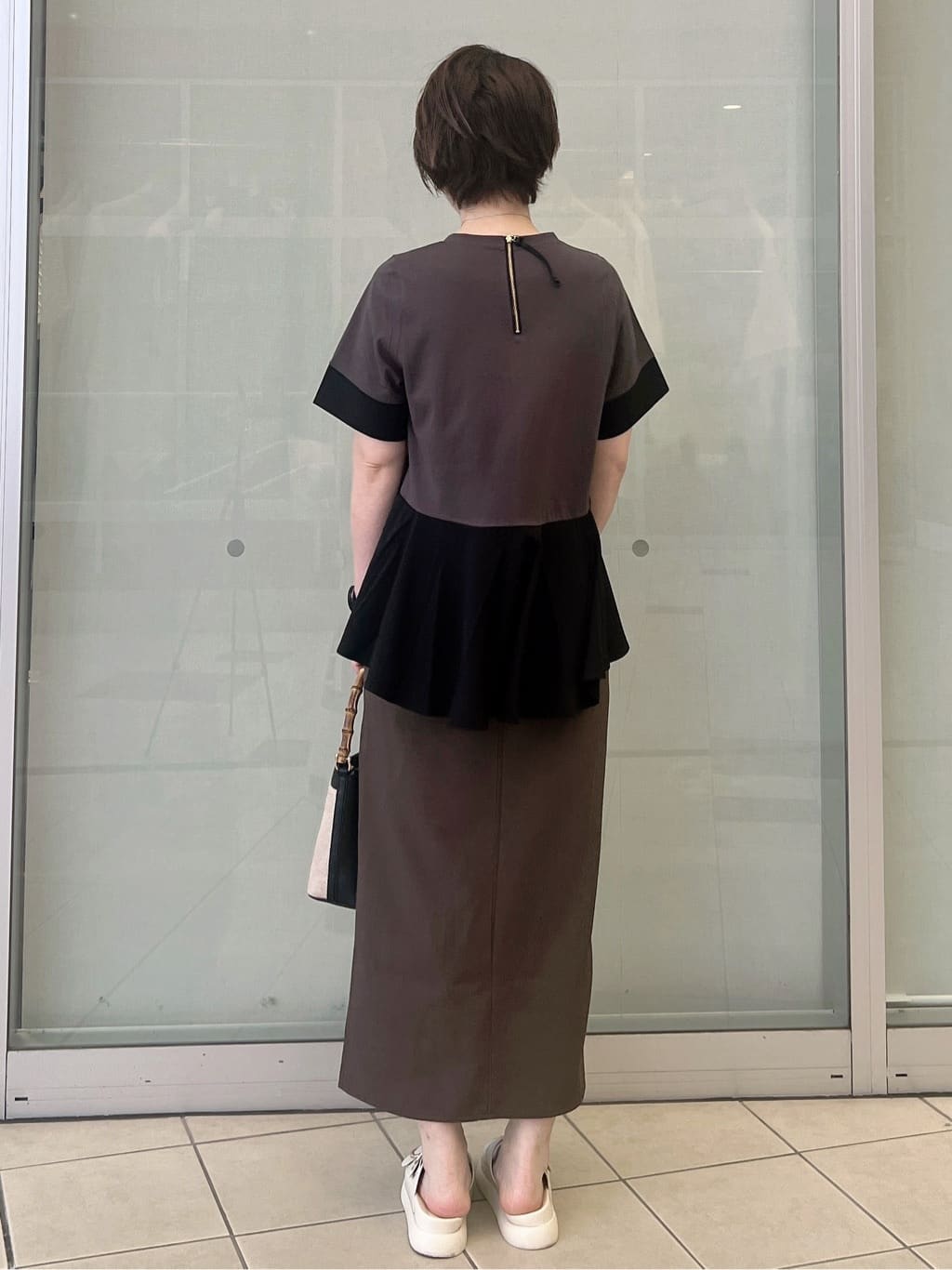 yo-koさんの「OPAQUE.CLIP｜配色フハクドッキングペプラムトップス【洗濯機洗い可／抗ピル】」を使ったコーディネート