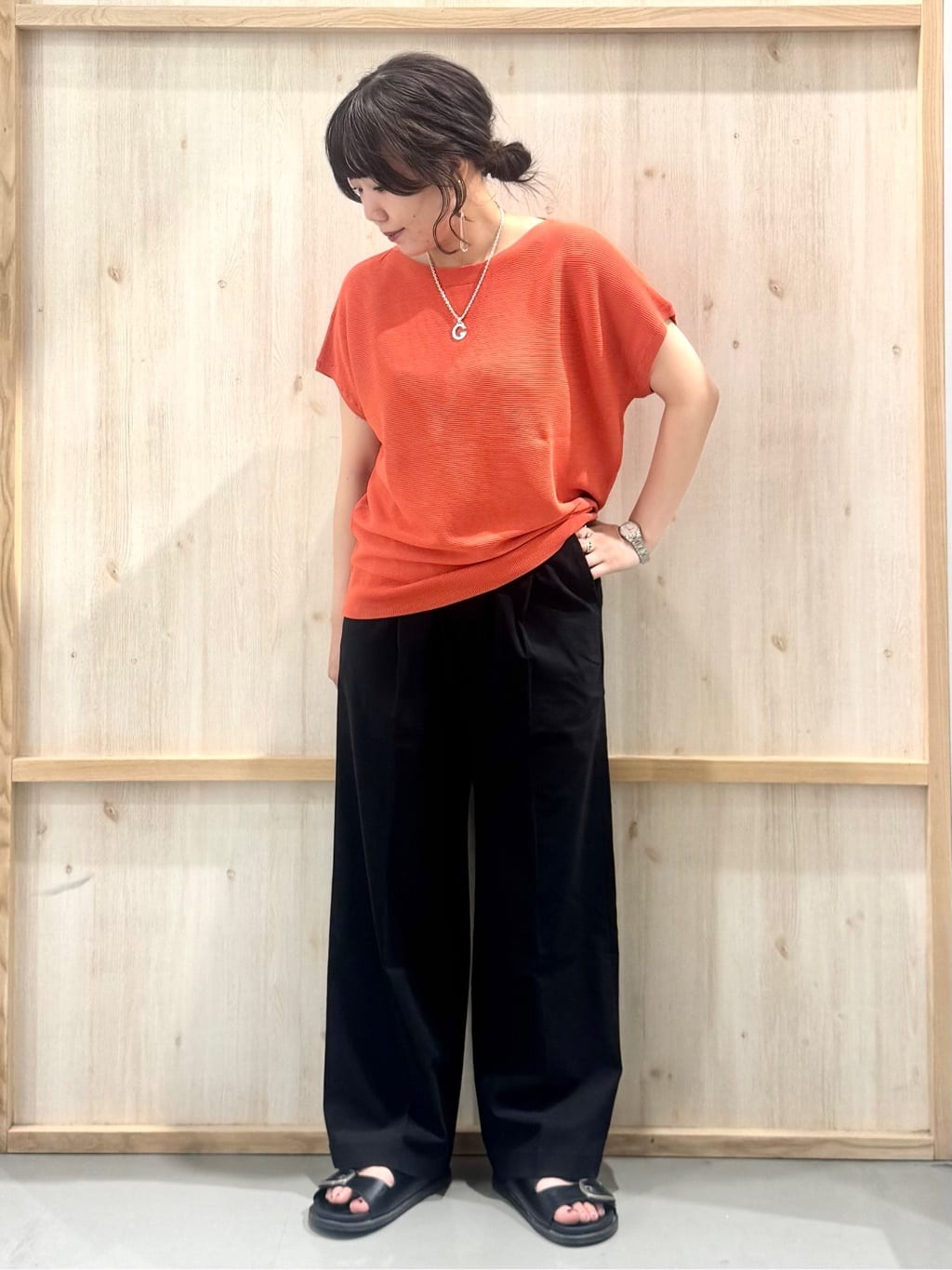 nanaさんの「THE SHOP TK｜【6色展開】さらさらフレンチニット【毛玉になりにくい/洗濯機OK】」を使ったコーディネート