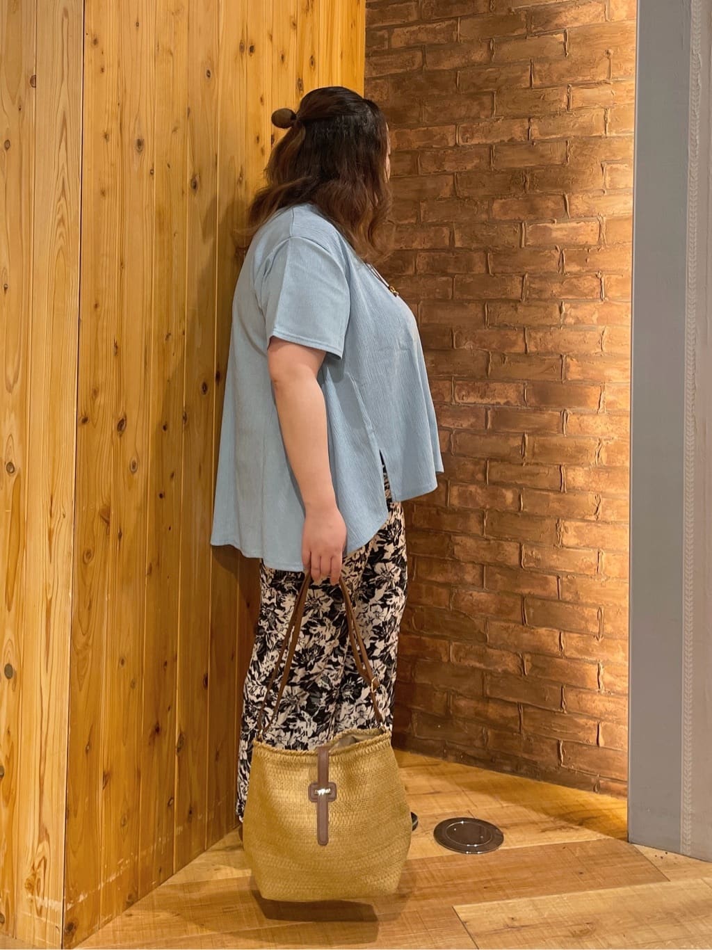 Risaさんの「SHOO･LA･RUE｜【S-LL/洗える/体型カバー/5分袖】涼しくきれいに決まる Aライントップス」を使ったコーディネート