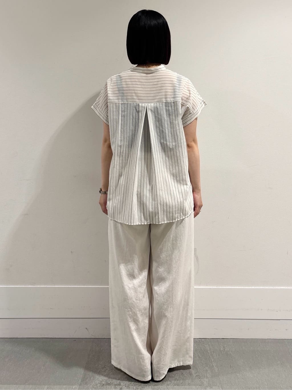 モエカさんの「UNTITLED｜【洗える/スキッパー】フレンチスリーブシアーブラウス」を使ったコーディネート
