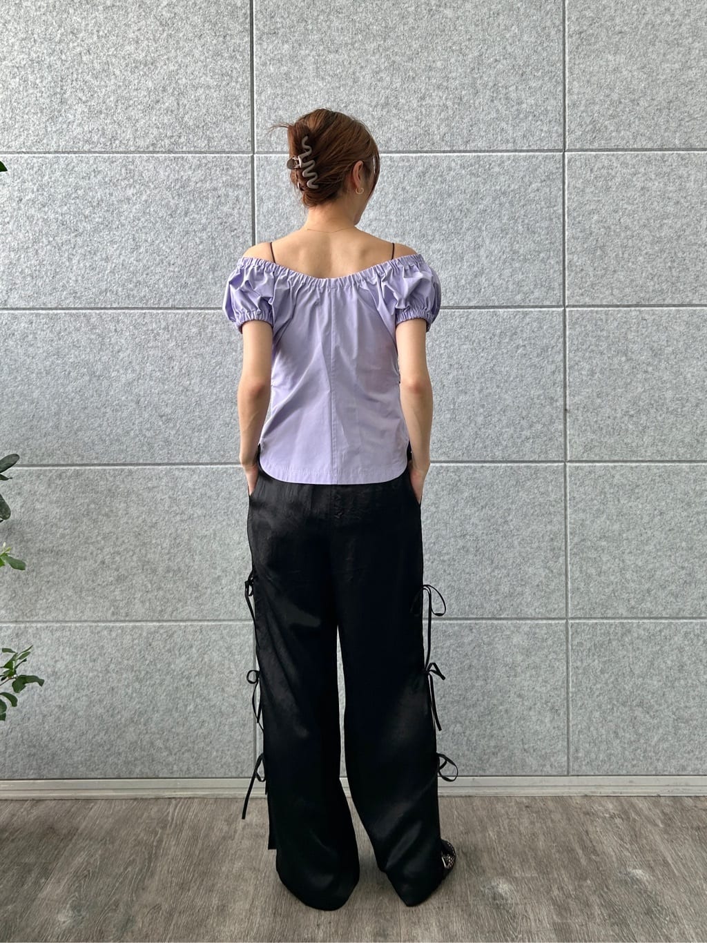 harunaさんの「CODE A｜sporty gathered blouse」を使ったコーディネート