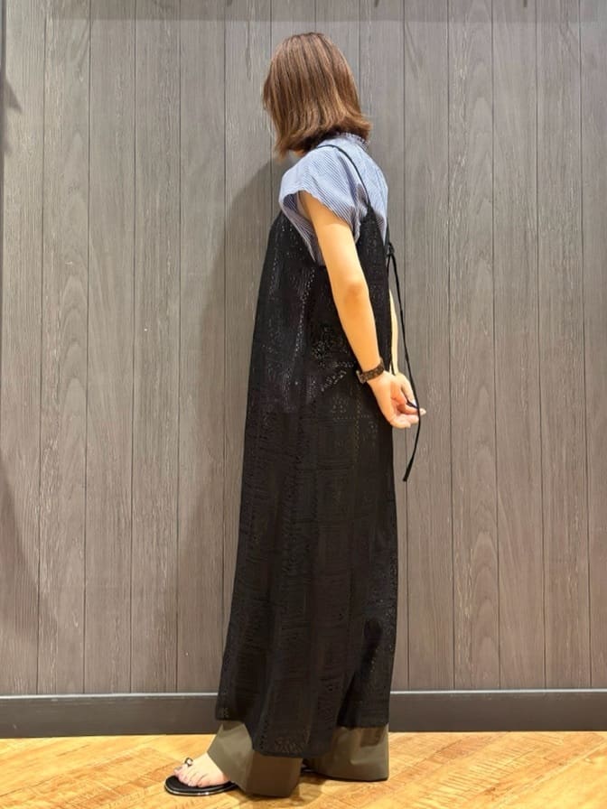 meiさんの「SHOO･LA･RUE｜【洗える/S-LL】プチフリル襟が女性らしい フレンチスリーブシャツ」を使ったコーディネート