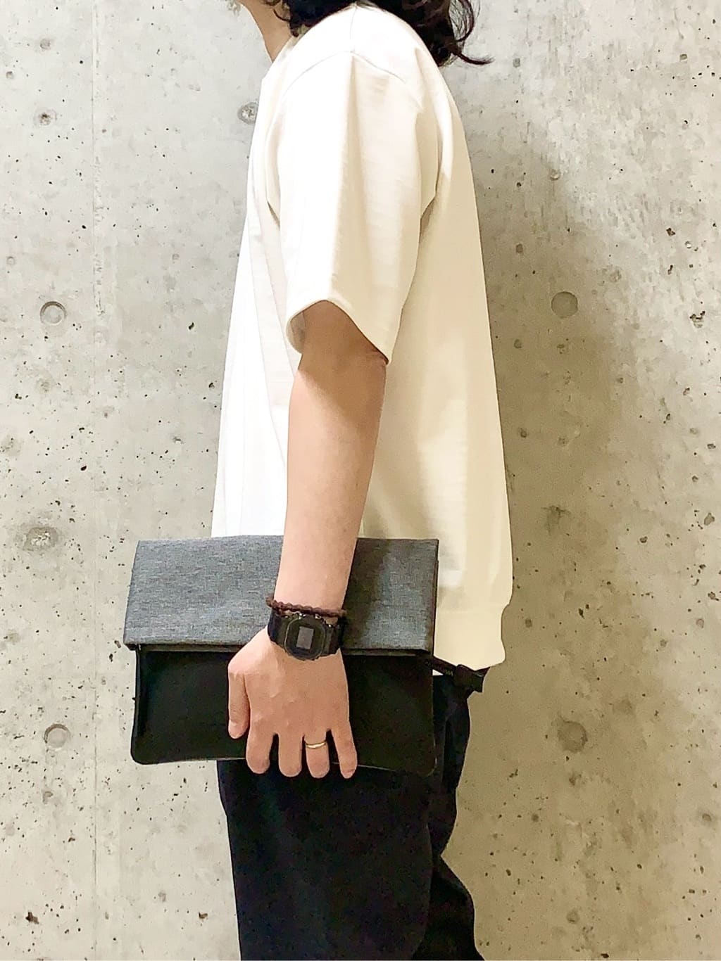 木村剛さんの「TAKEO KIKUCHI｜【全7サイズ&times;8色展開！】トップマルチヘリンボン パンツ」を使ったコーディネート
